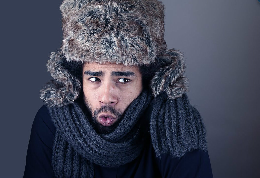 Колд мен. Холод мужчина. Cold. Афро человек в снегу. Человеку холодно.
